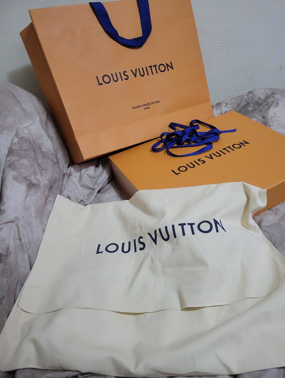 New Louis Vuitton Neverfull MM Box, Shopping Bag Dust Bag Set